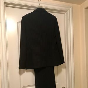 Tahari Women’s Suit